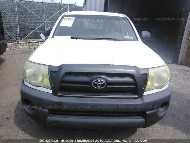 5TENX22N45Z082361 - 2005 TOYOTA TACOMA WHITE photo 6