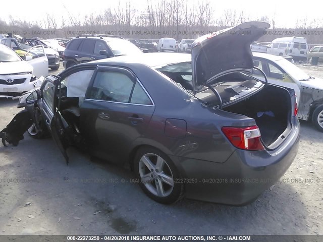 4T1BF1FK2DU288264 - 2013 TOYOTA CAMRY L/SE/LE/XLE GRAY photo 3