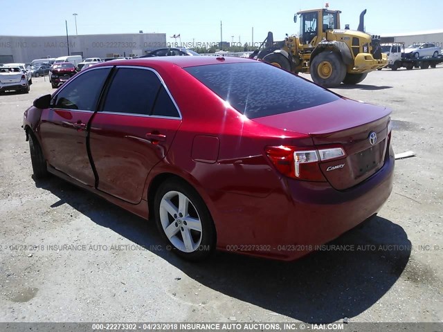 4T1BF1FKXCU625455 - 2012 TOYOTA CAMRY SE/LE/XLE 红色 照片 3