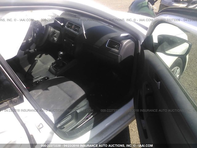 3VW1K7AJ4DM285316 - 2013 VOLKSWAGEN JETTA S 白色 照片 5