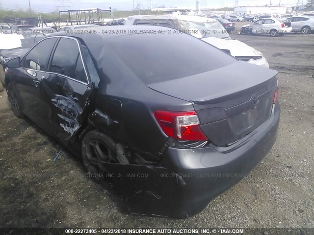 4T1BF1FK2CU114242 - 2012 TOYOTA CAMRY SE/LE/XLE GRAY photo 3