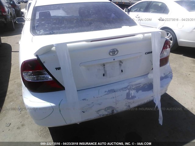JTDBE32K820094240 - 2002 TOYOTA CAMRY LE/XLE/SE Ақ фото 6