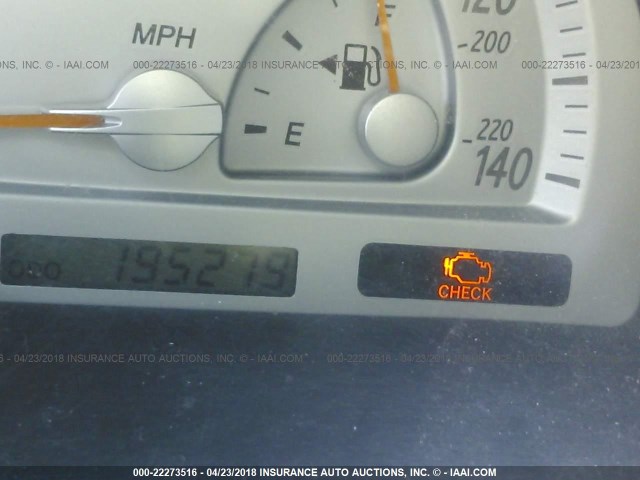 JTDBE32K820094240 - 2002 TOYOTA CAMRY LE/XLE/SE Ақ фото 7