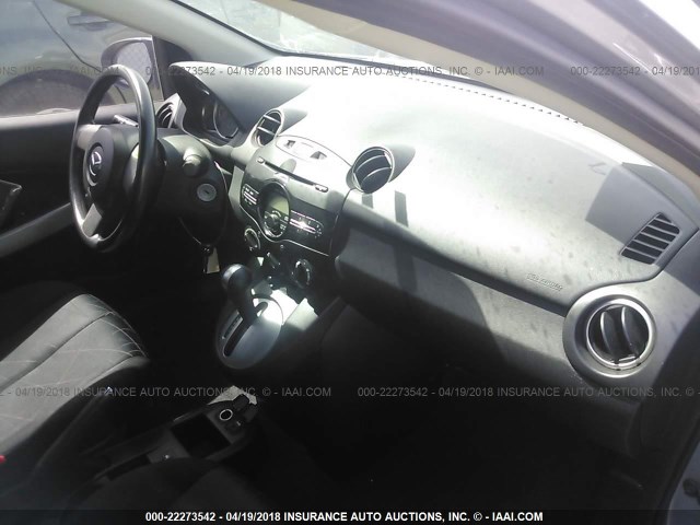 JM1DE1KZ4E0179199 - 2014 MAZDA MAZDA2 SPORT SILVER photo 5