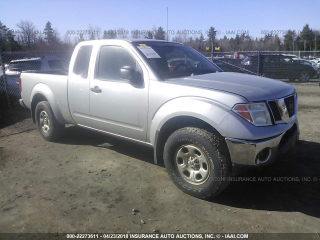 1N6AD06WX7C415496 - 2007 NISSAN FRONTIER KING CAB LE/SE/OFF ROAD SILVER photo 1