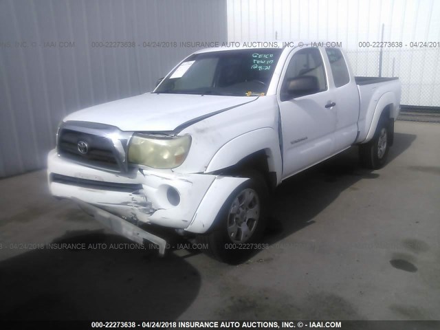 5TETX62N26Z165285 - 2006 TOYOTA TACOMA PRERUNNER ACCESS CAB WHITE photo 2