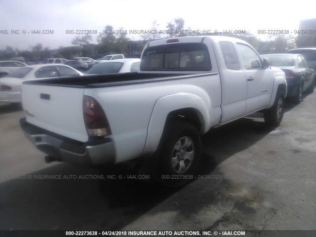 5TETX62N26Z165285 - 2006 TOYOTA TACOMA PRERUNNER ACCESS CAB WHITE photo 4