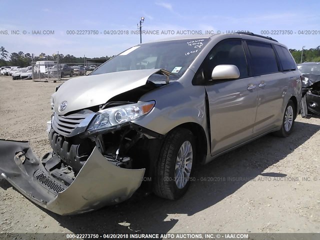 5TDYK3DC2FS612600 - 2015 TOYOTA SIENNA XLE/LIMITED BEIGE photo 2