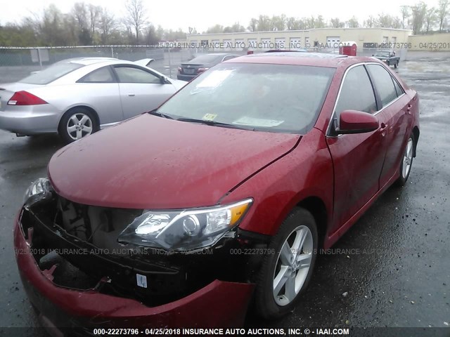 4T1BF1FKXEU826341 - 2014 TOYOTA CAMRY L/SE/LE/XLE 红色 照片 2