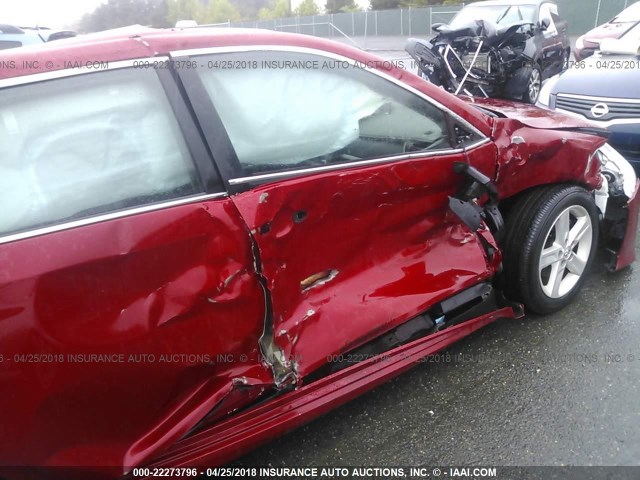 4T1BF1FKXEU826341 - 2014 TOYOTA CAMRY L/SE/LE/XLE 红色 照片 6