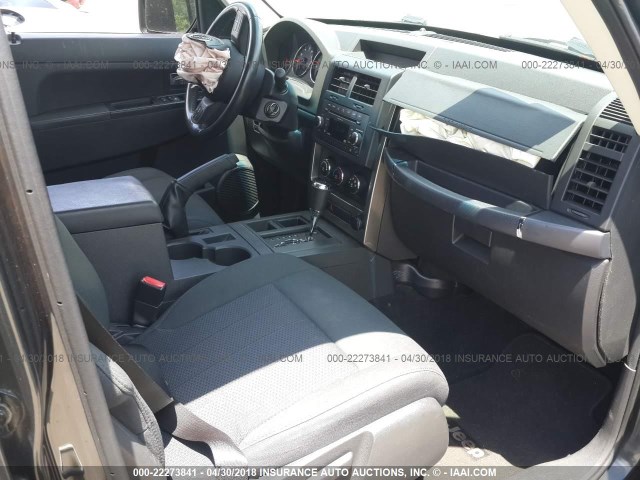 1J4PP2GK9BW539210 - 2011 JEEP LIBERTY SPORT 灰色 照片 5