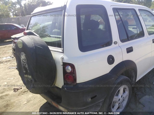 SALNM22202A368656 - 2002 LAND ROVER FREELANDER S WHITE photo 6