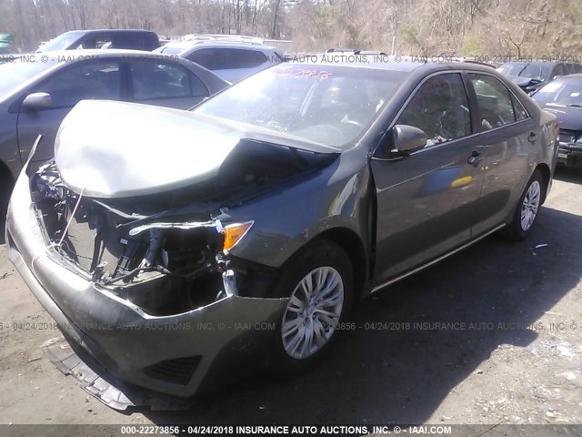 4T1BF1FK3CU615253 - 2012 TOYOTA CAMRY SE/LE/XLE ნაცრისფერი ფოტო 2