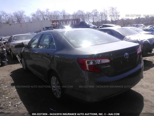 4T1BF1FK3CU615253 - 2012 TOYOTA CAMRY SE/LE/XLE ნაცრისფერი ფოტო 3