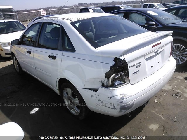 1FAFP34N67W234833 - 2007 FORD FOCUS ZX4/S/SE/SES WHITE photo 3