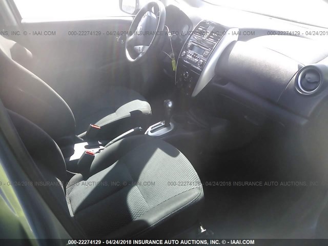 3N1CE2CP9FL358585 - 2015 NISSAN VERSA NOTE S/S PLUS/SV/SL/SR SILVER photo 5