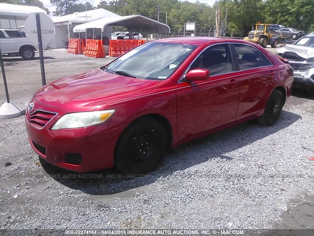 4T1BF3EK1AU520121 - 2010 TOYOTA CAMRY SE/LE/XLE RED photo 2