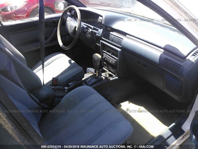 4T1VV21E1LU028671 - 1990 TOYOTA CAMRY DLX 白色 照片 5