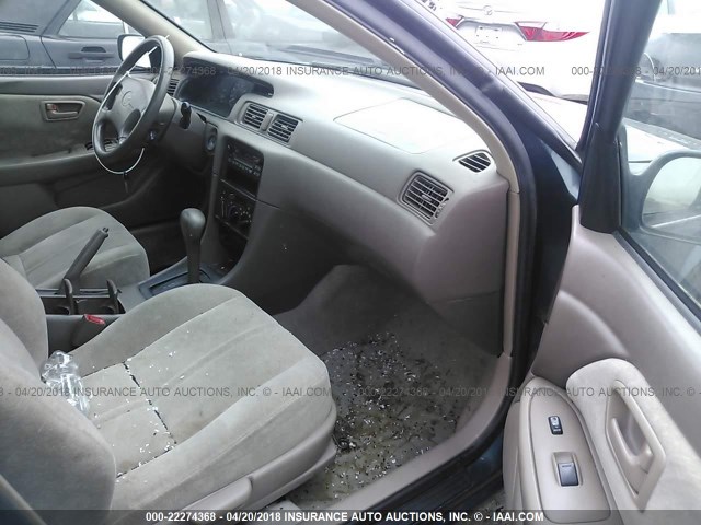 JT2BG22K9W0221483 - 1998 TOYOTA CAMRY CE/LE/XLE 绿色 照片 5