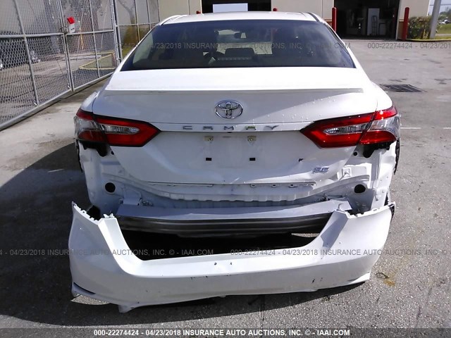 JTNB11HKXJ3039515 - 2018 TOYOTA CAMRY L/LE/XLE/SE/XSE WHITE photo 6