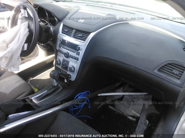 1G1ZC5E10BF374985 - 2011 CHEVROLET MALIBU 1LT ვერცხლისფერი ფოტო 5