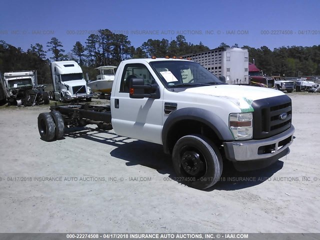 1FDAF56R68EE59744 - 2008 FORD F550 SUPER DUTY WHITE photo 1