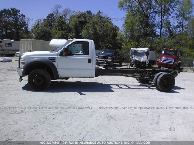 1FDAF56R68EE59744 - 2008 FORD F550 SUPER DUTY WHITE photo 6