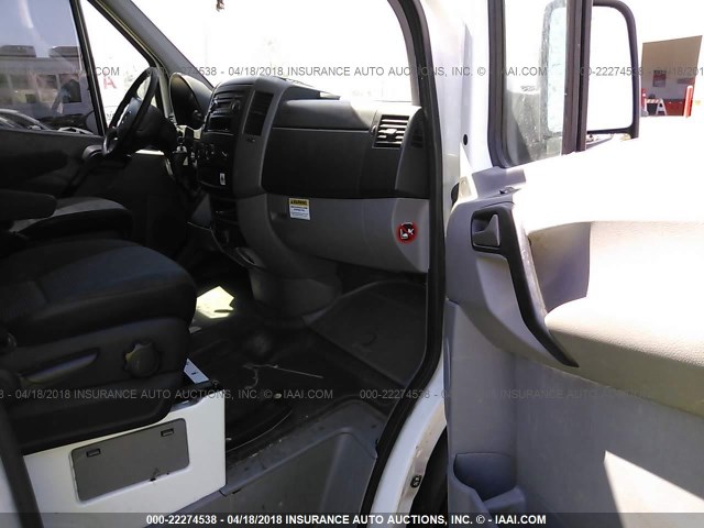 WD3PE8CCXD5767359 - 2013 MERCEDES-BENZ SPRINTER 2500 WHITE photo 5