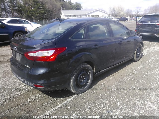 1FAHP3F24CL385466 - 2012 FORD FOCUS SE შავი ფოტო 4