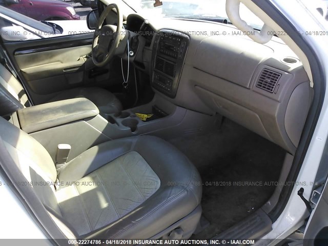 1FMZU74W95ZA20457 - 2005 FORD EXPLORER EDDIE BAUER WHITE photo 5