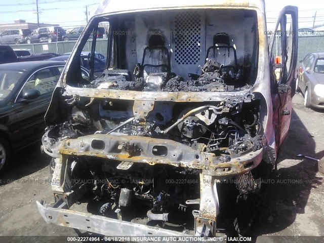 3C6TRVDD4EE120273 - 2014 RAM PROMASTER 2500 2500 HIGH WHITE photo 6