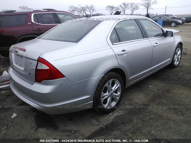 3FAHP0HA4CR363620 - 2012 FORD FUSION SE SILVER photo 4