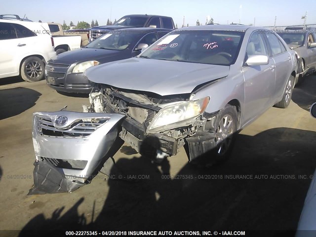 4T1BK46K37U559611 - 2007 TOYOTA CAMRY NEW GENERAT LE/XLE/SE SILVER photo 2