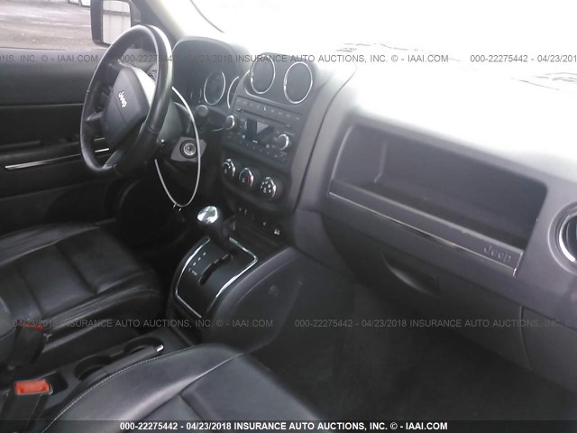 1J4NF4GB6AD524888 - 2010 JEEP PATRIOT LIMITED WHITE photo 5