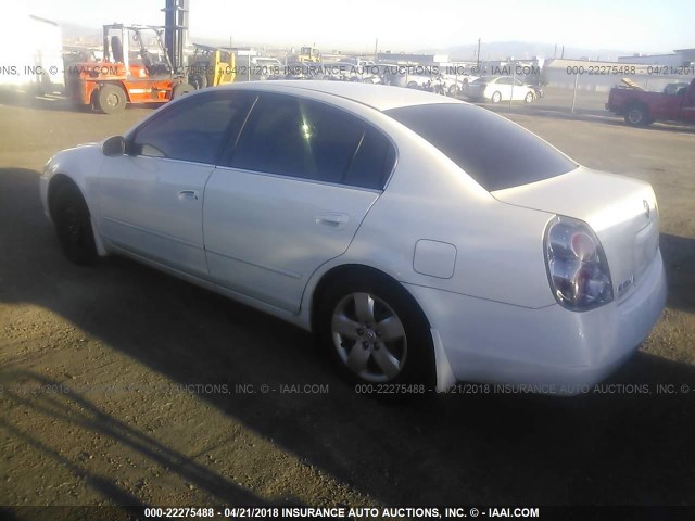 1N4AL11D85C197255 - 2005 NISSAN ALTIMA S/SL WHITE photo 3