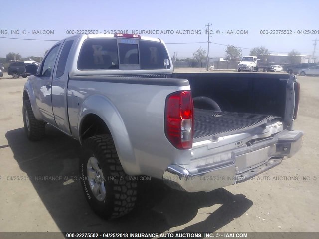 1N6AD06W99C411328 - 2009 NISSAN FRONTIER KING CAB SE/LE/NISMO SILVER photo 3