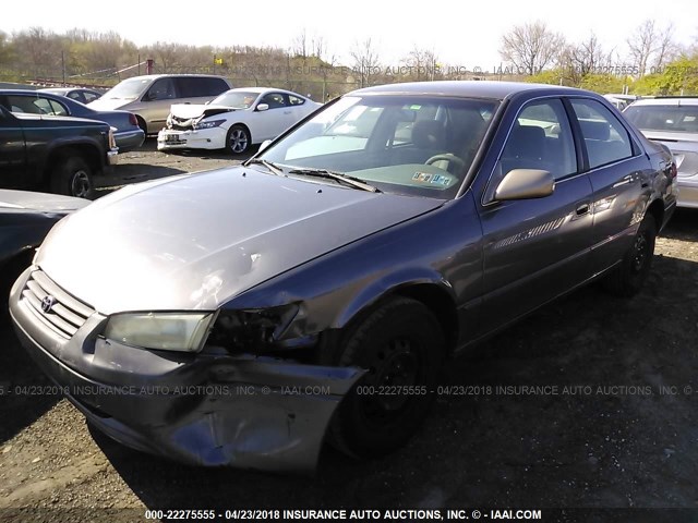 4T1BG22K3WU859417 - 1998 TOYOTA CAMRY CE/LE/XLE GRAY photo 2