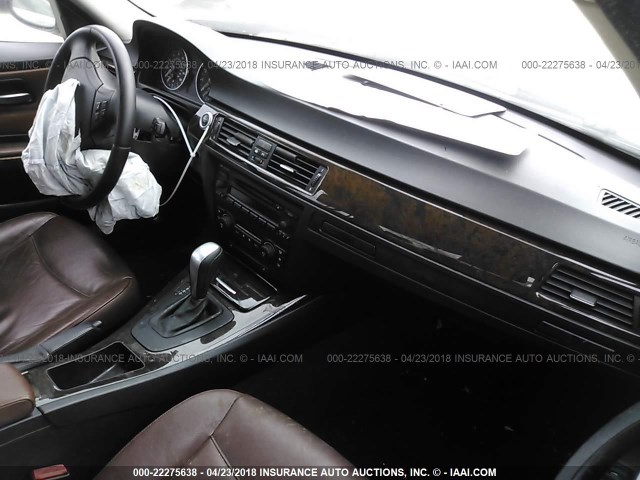 WBAVB17556NK36997 - 2006 BMW 325 I AUTOMATIC შავი ფოტო 5