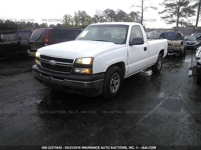 1GCEC14X17Z184493 - 2007 CHEVROLET SILVERADO C1500 CLASSIC WHITE photo 2