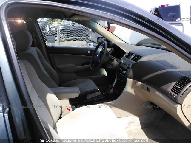 1HGCM56425A070644 - 2005 HONDA ACCORD LX GREEN photo 5