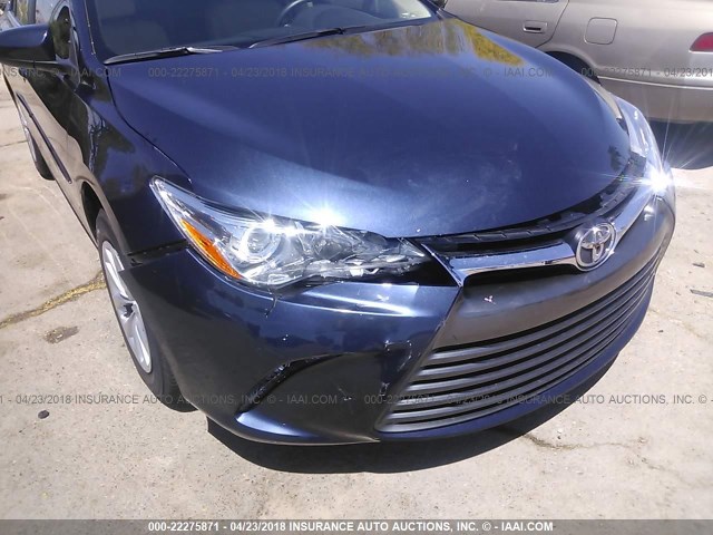 4T1BF1FK9HU794177 - 2017 TOYOTA CAMRY LE/XLE/SE/XSE BLUE photo 6
