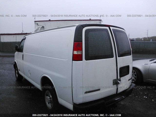 1GCGG25VX51245870 - 2005 CHEVROLET EXPRESS G2500  WHITE photo 3