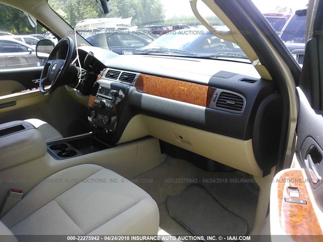 3GNEC12088G298330 - 2008 CHEVROLET AVALANCHE C1500 TAN photo 5