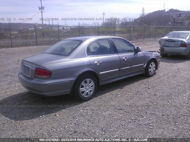 KMHWF25S25A116702 - 2005 HYUNDAI SONATA GL GRAY photo 4