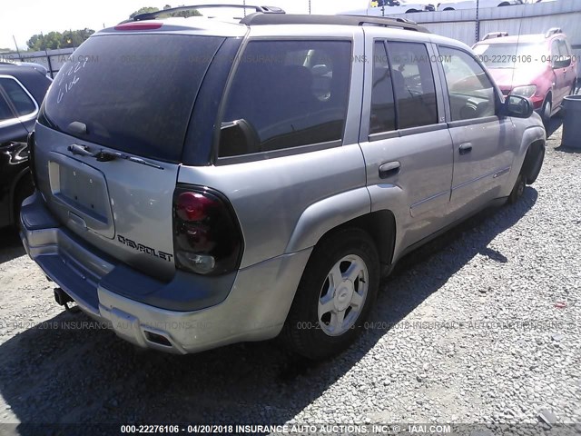 1GNDT13SX22458963 - 2002 CHEVROLET TRAILBLAZER  BEIGE photo 4