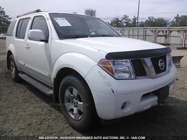 5N1AR18UX6C613169 - 2006 NISSAN PATHFINDER LE/SE/XE WHITE photo 1