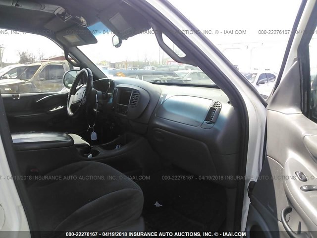 1FMPU16L2YLB59277 - 2000 FORD EXPEDITION XLT თეთრი ფოტო 5