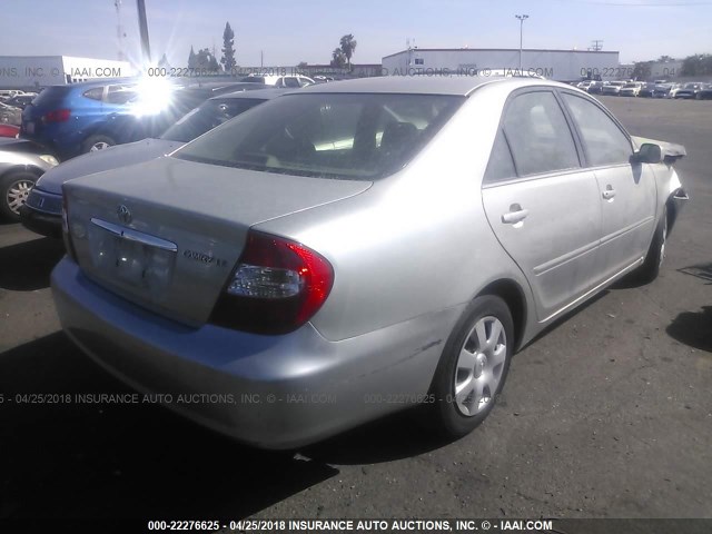 4T1BE32K42U622179 - 2002 TOYOTA CAMRY LE/XLE/SE SILVER photo 4