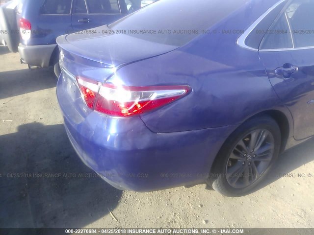 4T1BF1FK3GU572619 - 2016 TOYOTA CAMRY LE/XLE/SE/XSE BLUE photo 6