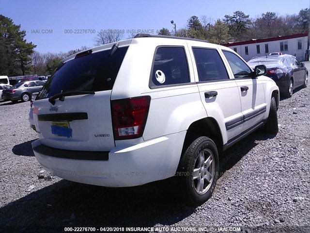 1J4GR48K85C509304 - 2005 JEEP GRAND CHEROKEE LAREDO/COLUMBIA/FREEDOM WHITE photo 4